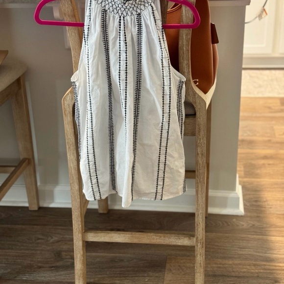 Women’s Size Medium Sleeveless Blouse Calligraphy - Picture 5 of 5